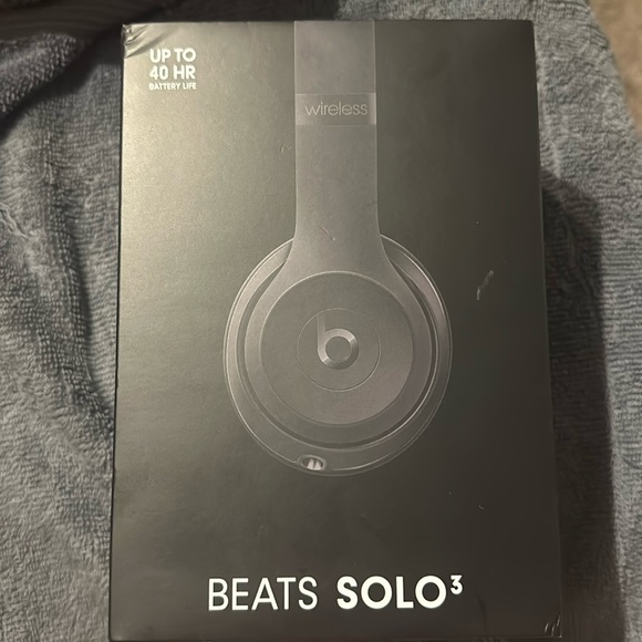 BEATS SOLO 3 wireless headphones - BLACK